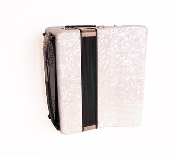 Achat-III-80/34-WH Achat 80 Аккордеон 34/80/III/5/3, белый, с ремнями и чехлом, Weltmeister Achat-III-80/34-WH - фото 27773