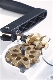 Konig & Meyer 21300-009-55 Стойка для акустической системы 21300-009-55