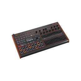 BEHRINGER LM DRUM - 16 инструментов, 109 звуков, регулятор уровня и панорамы, 16 пэдов, 128 паттерно LM DRUM