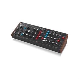 BEHRINGER MODEL D - аналоговый монофонический синтезатор MODEL D