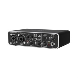 BEHRINGER UMC202HD - аудиоинтерфейс USB, 2входа, 2 выхода, микр. предусилитель MIDAS,24-Bit/192 kHz. UMC202HD