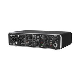 BEHRINGER UMC204HD - аудиоинтерфейс USB, 2входа, 4 выхода, микр. предусилители MIDAS, 24-Bit/192 kHz UMC204HD